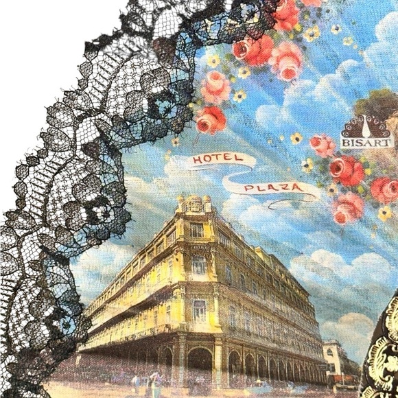 Authentic Cuban Folding hand fan with lace and Hotel Decor Design - Picture 4 of 10